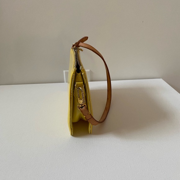 Louis Vuitton Verni Patent Leather Yellow Pouchette - Picture 7 of 9